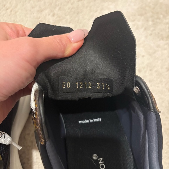 Louis Vuitton Run 55 Sneaker - Picture 8 of 8